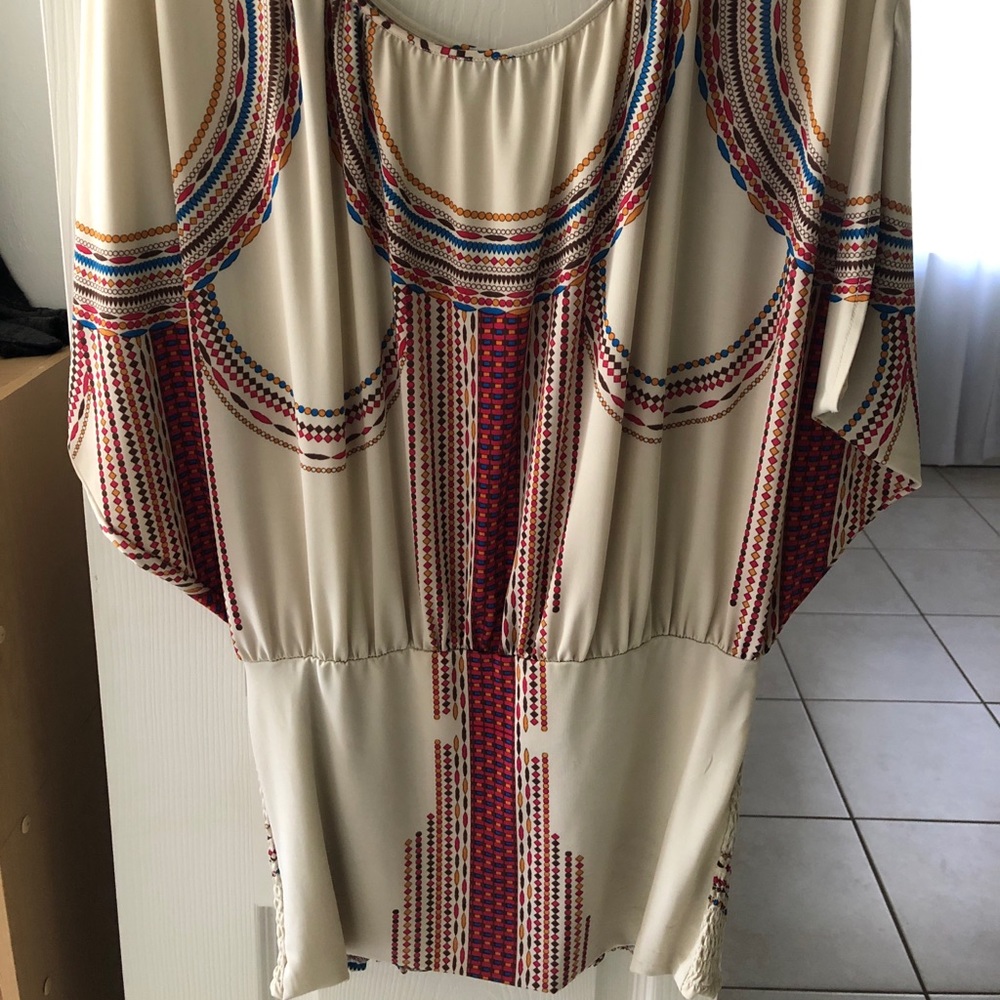 Cute Beige Pattered Blouse. Size Large.